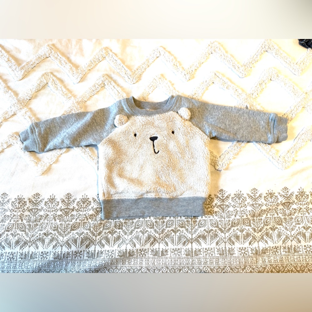 GAP Light Gray Bear Fleece Pullover for Kids size six to twelve months